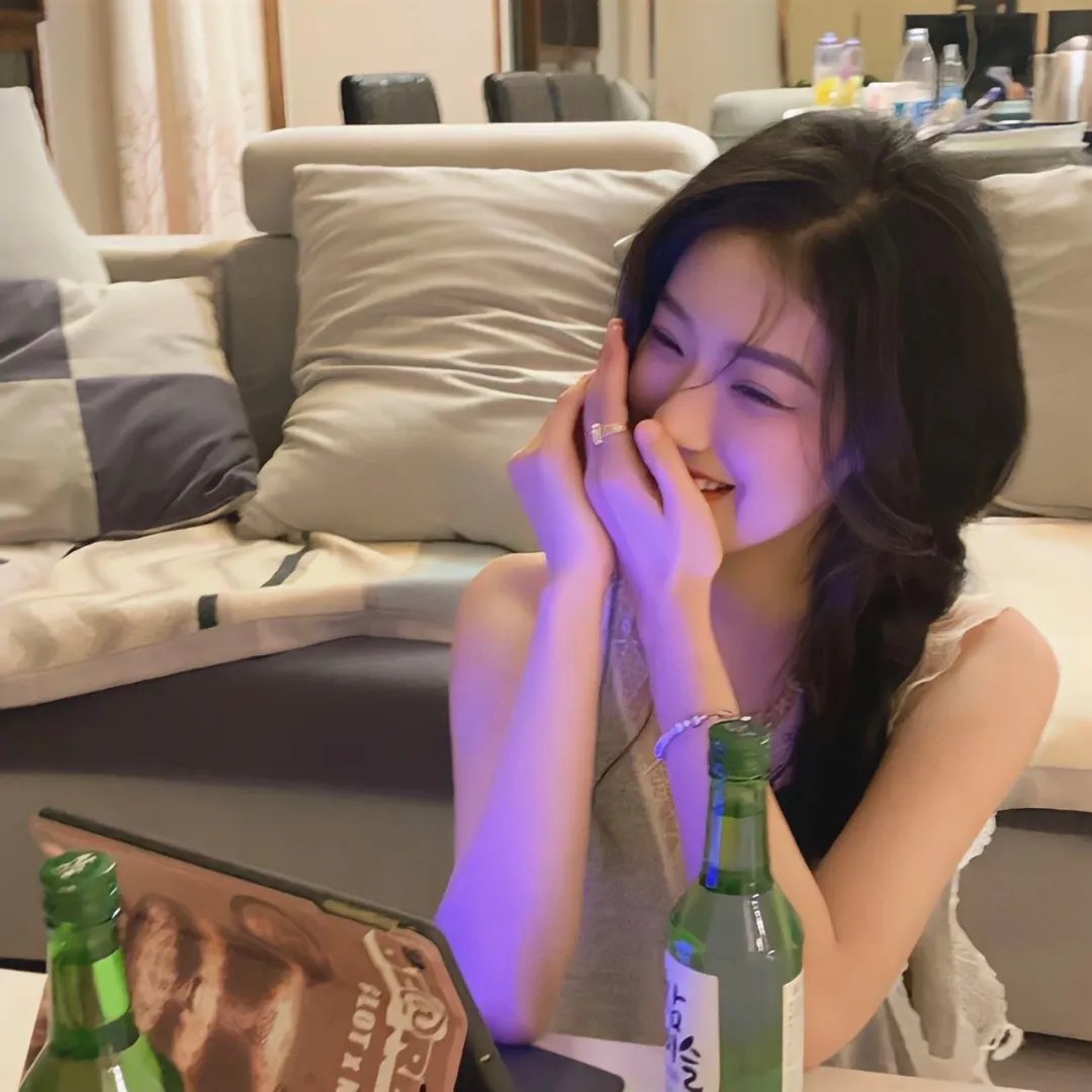我下载了一只鬼封面