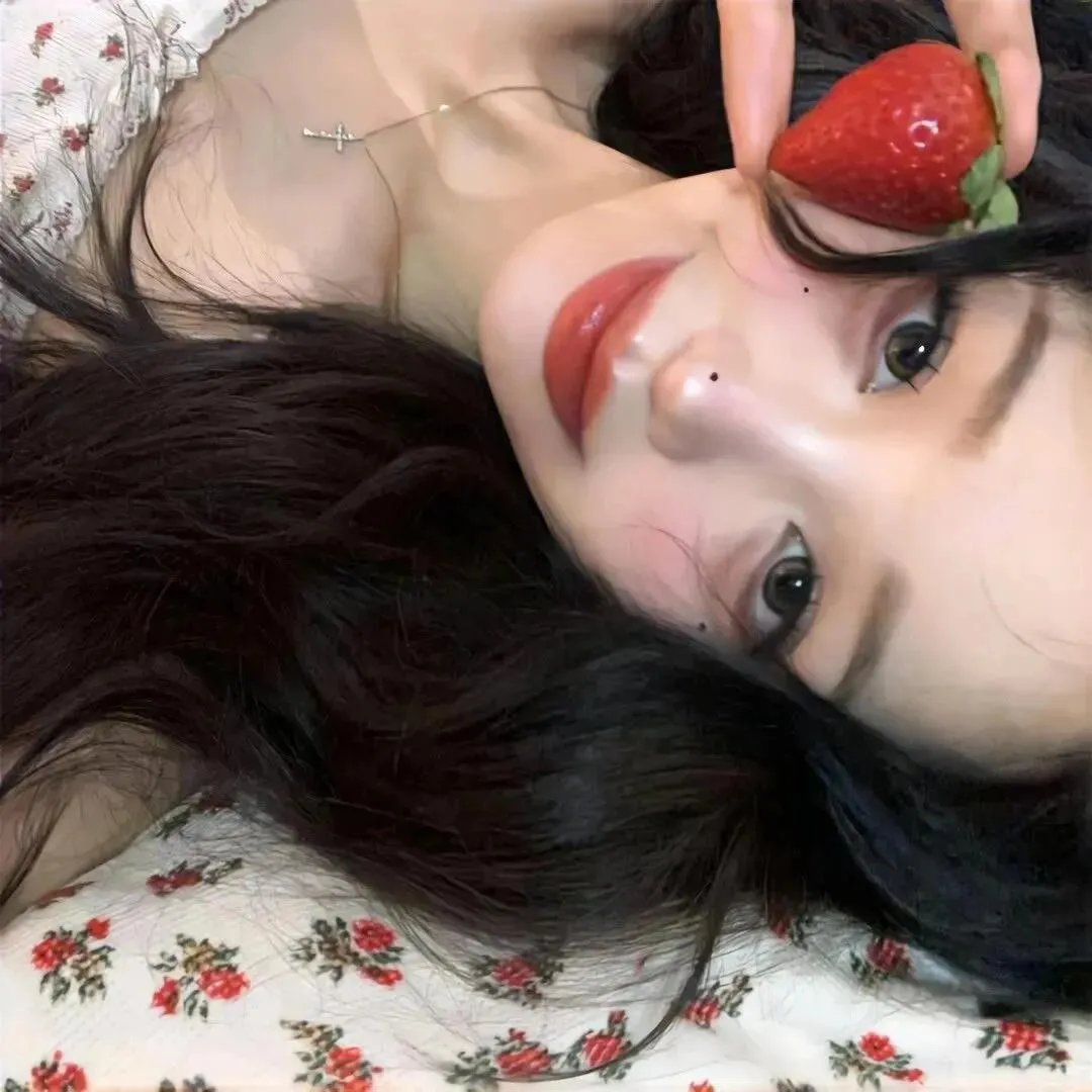 情谜艾曼纽封面